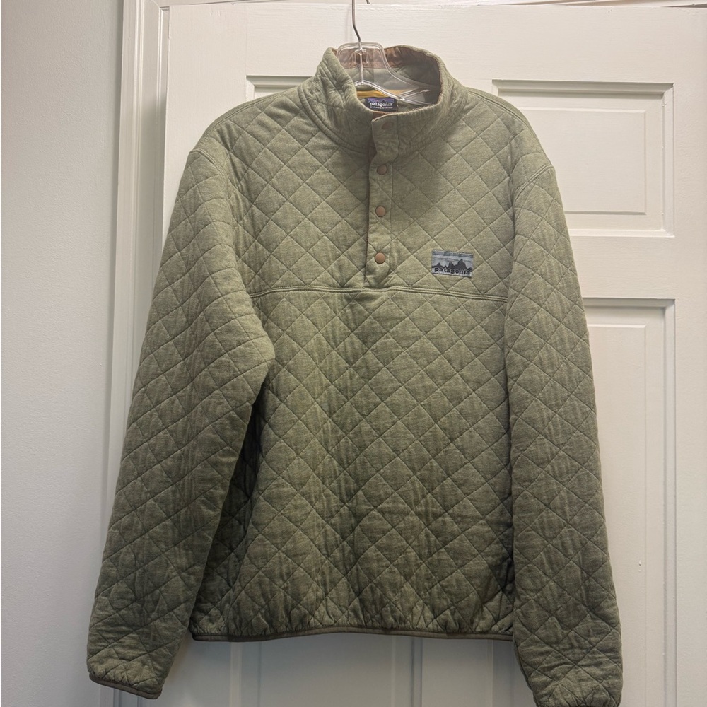 Patagonia Sage Green Quilted Pullover